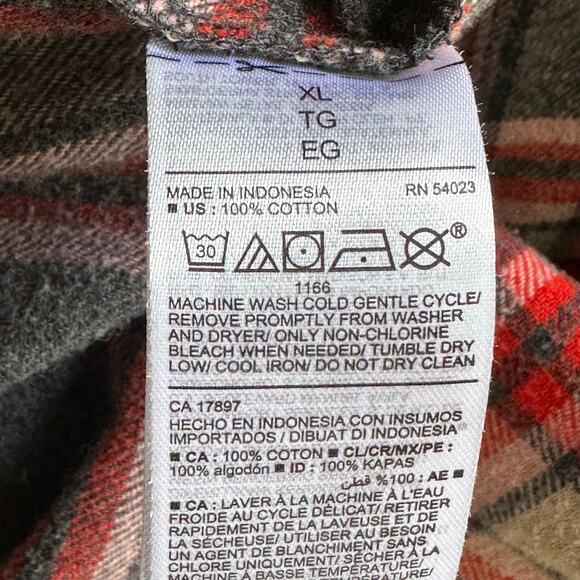 Old Navy Oversized Plaid Flannel Boyfriend Shirt in Burgundy Heather - Picture 7 of 7